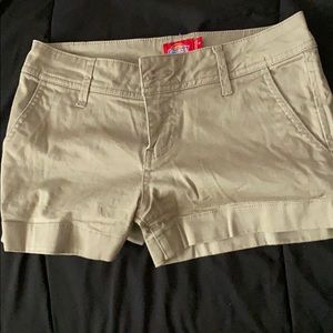 Beige dickies shorts